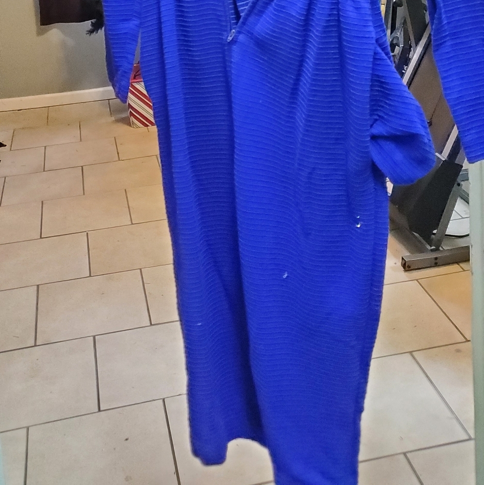 Dress - Picture 3 of 3
